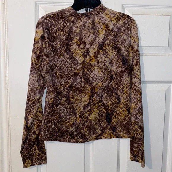 3/$30 Y2K Guess Top - Picture 2 of 5